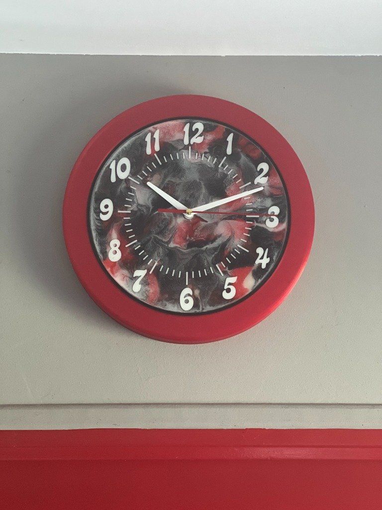 Horloge Ronde avec le contour plus large