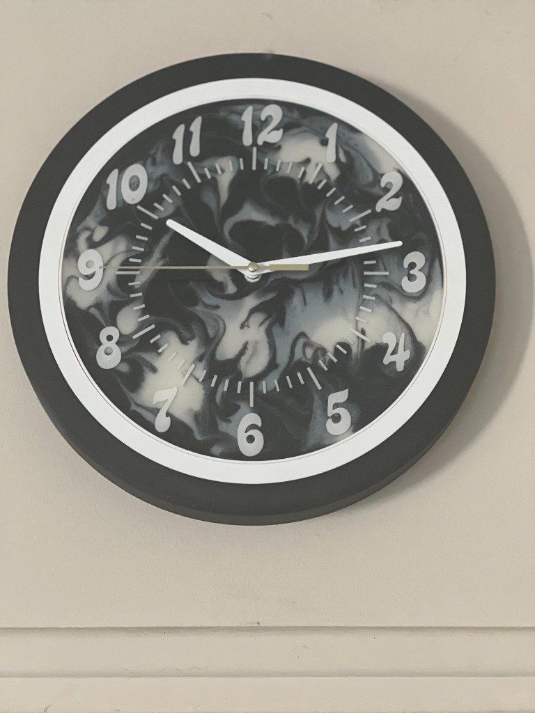 Horloge Ronde avec 2 contours plus large